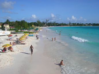 Барбадос, пляж Карлайл Бэй, вид сверху