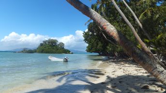 Fiji, Lomaivitis, Naigani island, beach, boat