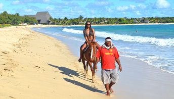 Fiji, Viti Levu, Natadola beach, horse riding