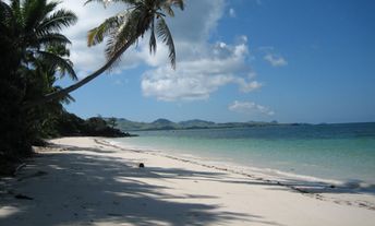 Фиджи, Ясава, Остров Нануйя Леву, пляж Long beach