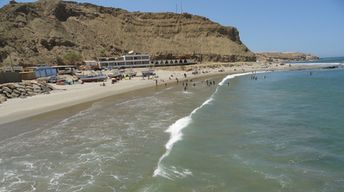 Peru, Mancora region, Cabo Blanco beach, view from water