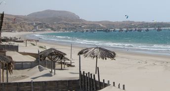 Peru, Mancora region, Los Organos beach, bay