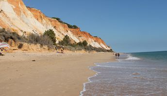 Portugal, Algarve, Falesia beach, water edge
