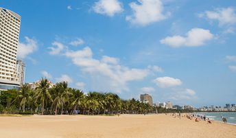 China, Hainan, Sanya Bay beach, palms