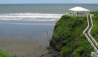 El Salvador, Playa El Cuco beach, hill