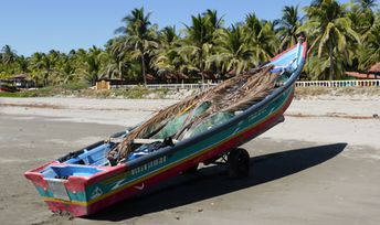 El Salvador, Playa El Esteron beach, boat