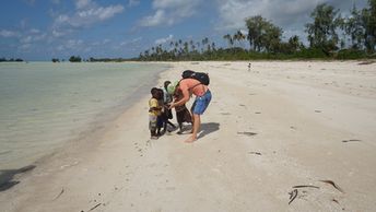 Мозамбик, Остров Куиримба, пляж, дети