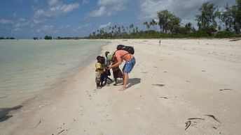 Mozambique, Quirimba island, beach, children