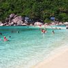 Thailand, Nangyuan beach, water edge