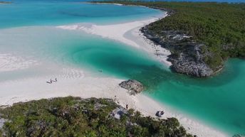 Bahamas, Exuma, Shroud Cay island, creek