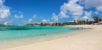 Bahamas, Nassau, Saunders Beach