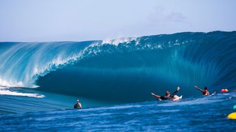 Tahiti, Teahupoo beach, swell