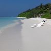 Vaavu, Thinadhoo beach, water edge