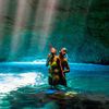 Vanuatu, Tanna, Blue Cave, couple