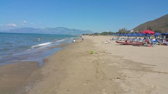 Italy, Baia Azzurra-Levagnole beach, water edge