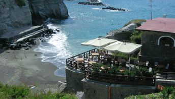 Italy, Ischia, Cava Ruffano beach, cafe