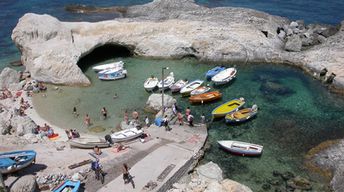 Italy, Lazio, Ponza, Cala Fonte beach