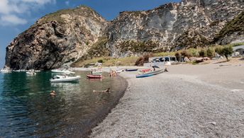 Italy, Palmarola, San Silverio beach, water edge