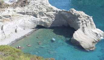 Italy, Ponza, Bagno Vecchio beach