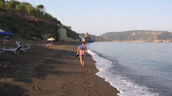 Italy, Procida, Ciraccio beach, water edge