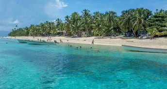 Fiji, Kandavu, Dravuni island, beach