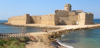 Italy, Calabria, Le Castella beach, castle