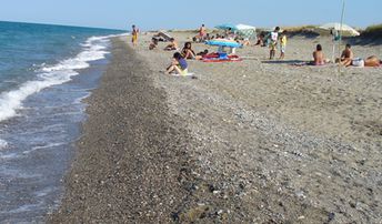 Italy, Calabria, Mirto Crosia beach, water edge