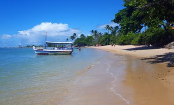 Brazil, Morro de Sao Paulo, Terceira Praia beach, boat