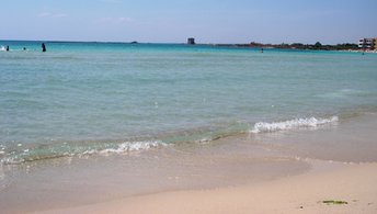 Italy, Apulia, Torre Lapillo beach