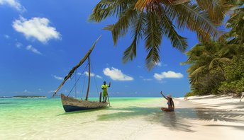 Maldives, Dhaalu, aaaVeee island, beach