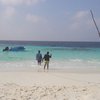 Maldives, Dhaalu, Hulhudheli beach, water edge