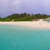 Maldives, Dhaalu, Hulhudheli island, beach