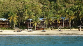 Canouan, Charlestown Bay beach