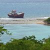 Carriacou, Petit Carenage beach, shipwreck