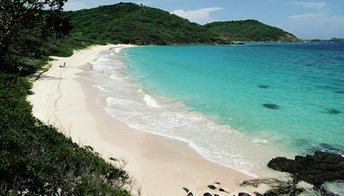 Mustique, Macaroni beach