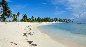 Belize, Lighthouse Reef, Half Moon Caye island, white sand