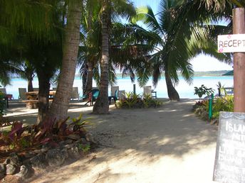 Cook Islands, Aitutaki atoll, Samade on the beach (Ootu), entrance