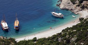 Croatia, Cres, Lubenice beach, view from top