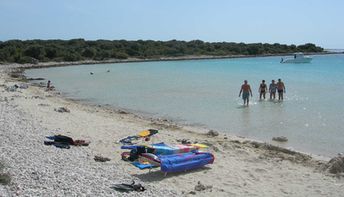 Хорватия, Црес, Пляж Meli Bay, галька и песок
