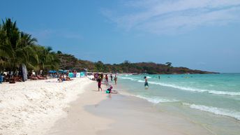 Thailand, Pattaya, Sai Kaew beach, wet sand