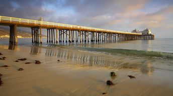 USA, California, Malibu Lagoon beach, pier