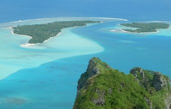 French Polynesia, Maupiti, Motu Tiapaa beach, aerial (left)