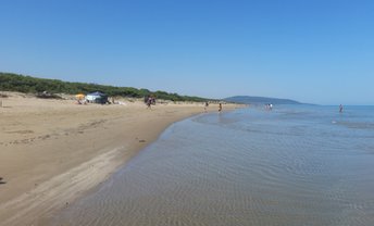 Italy, Apulia, Isola Varano beach