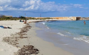 Italy, Apulia, Punta Penna Grossa beach