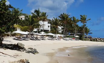 Antigua and Barbuda, Hodges Bay beach, water edge