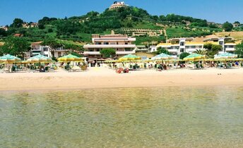 Italy, Abruzzo, Silvi Marina beach, castle atop