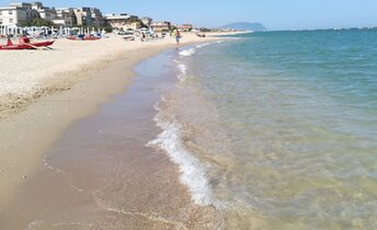 Italy, Marche, Porto Potenza Picena beach, water edge