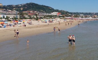 Italy, Marche, San Benedetto del Tronto beach, view from breakwater