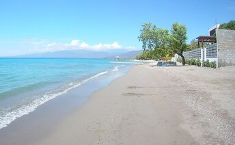 Dominican Republic, Playa Chiquita beach, wet sand