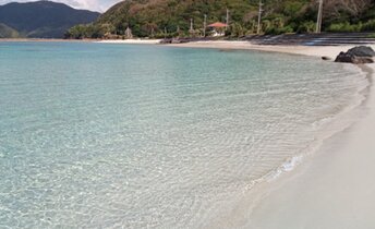 Japan, Amami, Amami Oshima, Yakiuchi beach, clear water